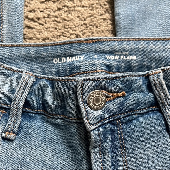 High-Rise Flare Jeans - Picture 3 of 5